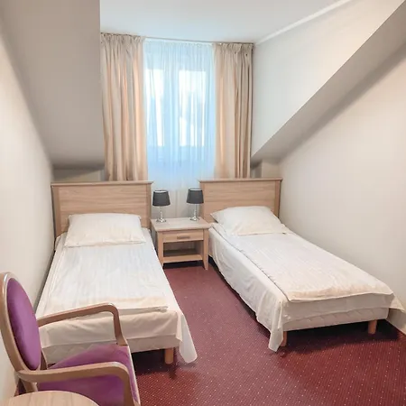 ホテル Zlote Runo - Hotel&restauracja 3*