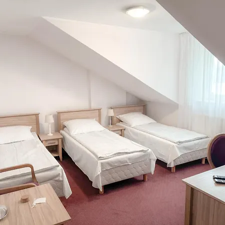 Hotel&Restauracja Zlote Runo منزل للإقامة Karolina