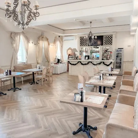 Otel Zlote Runo - Hotel&Restauracja Karolina