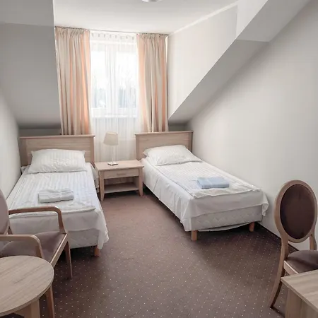 Zlote Runo - Hotel&restauracja ホテル Karolina